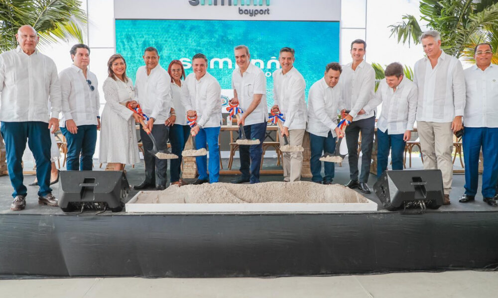 Presidente Abinader da primer palazo construcción terminal de cruceros en Samaná, con inversión superior a USD 22 millones