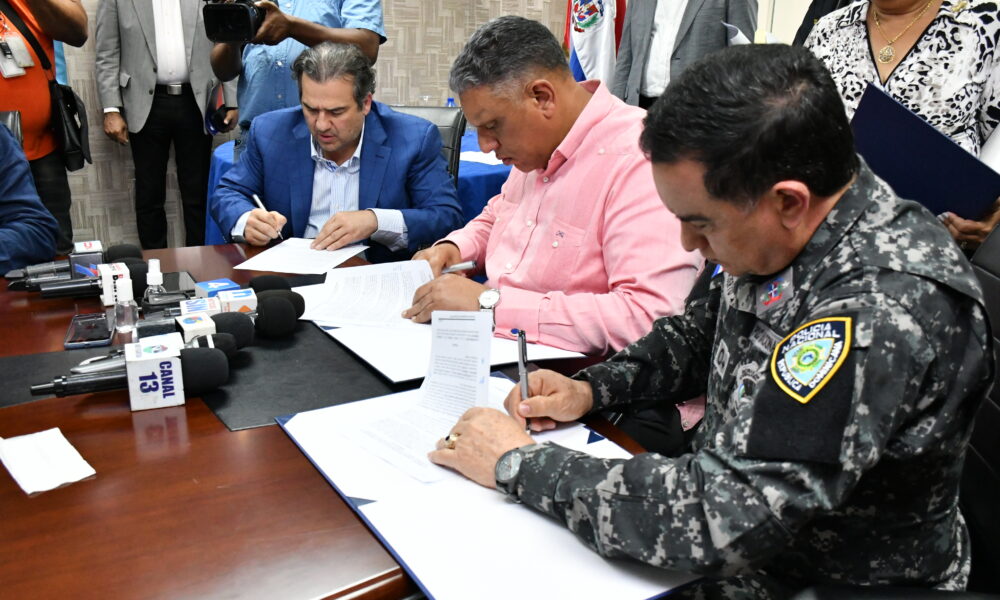 Policías recibirán descuentos en sus compras en reconocidos supermercados y tiendas desde septiembre