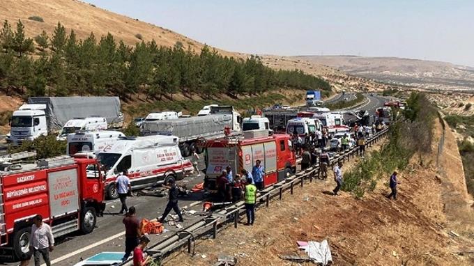 Trágico Sábado en Turquía con 32 muertos en dos accidentes viales