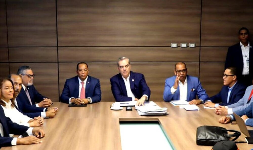 Presidente Abinader pasa revista al plan de reconstrucción que corresponde a Obras Públicas (VIDEO)