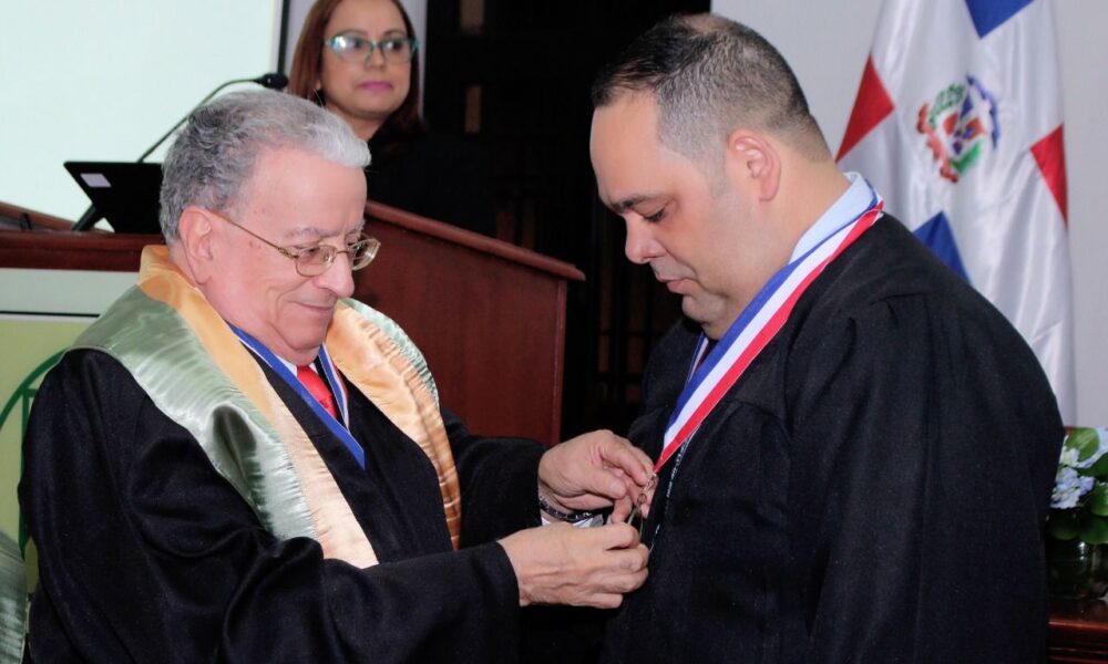 Invisten al Dr. Esteban Tiburcio como miembro de número de la Academia de Ciencias de la República Dominicana