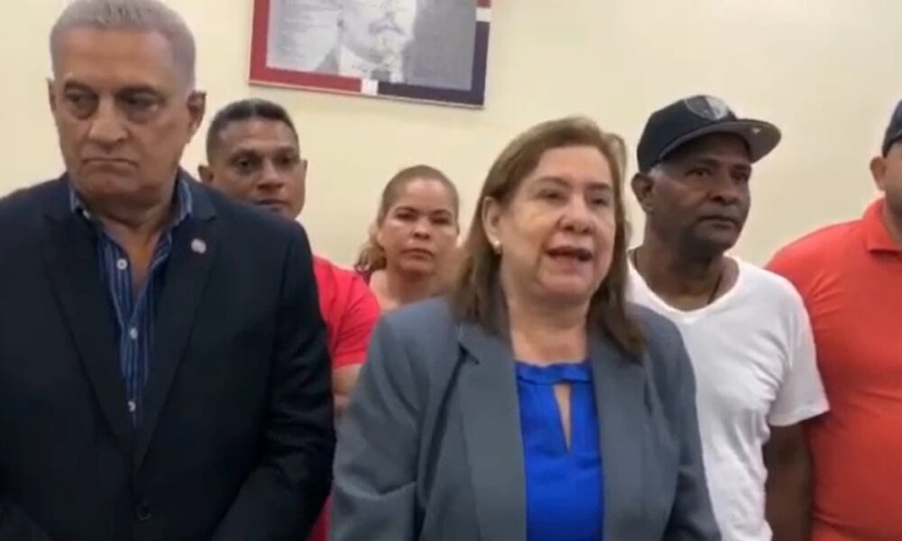 Entregan cheques a propietarios de viviendas y terrenos donde se construye el puente de Sabaneta (VIDEO)