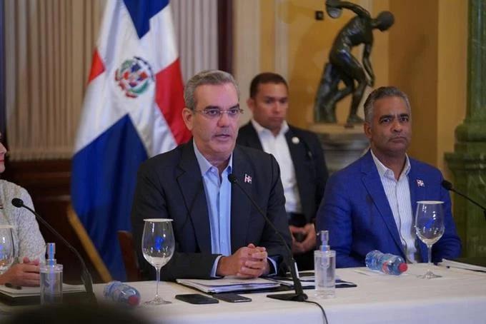 Gobierno garantiza está preparado ante eventual paso de tormenta Fiona