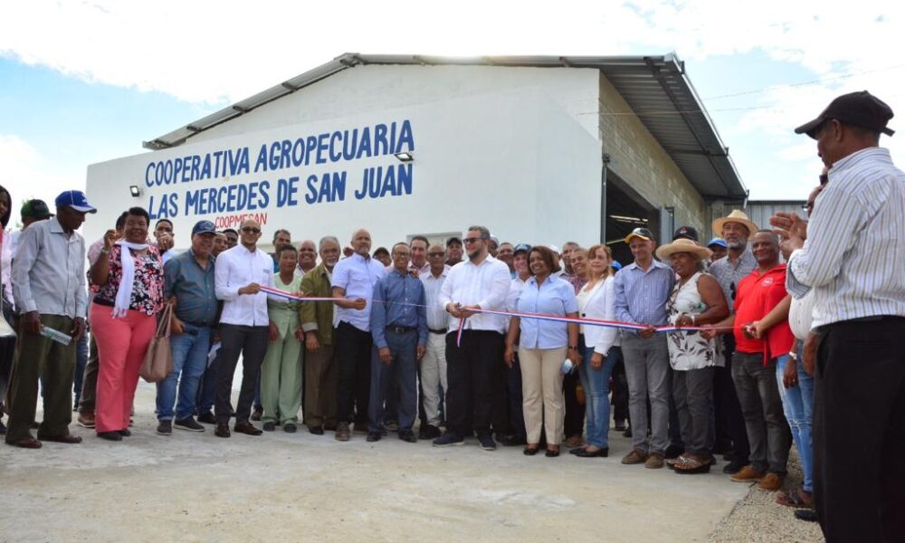 Director FEDA inaugura planta procesadora de granos en San Juan de la Maguana