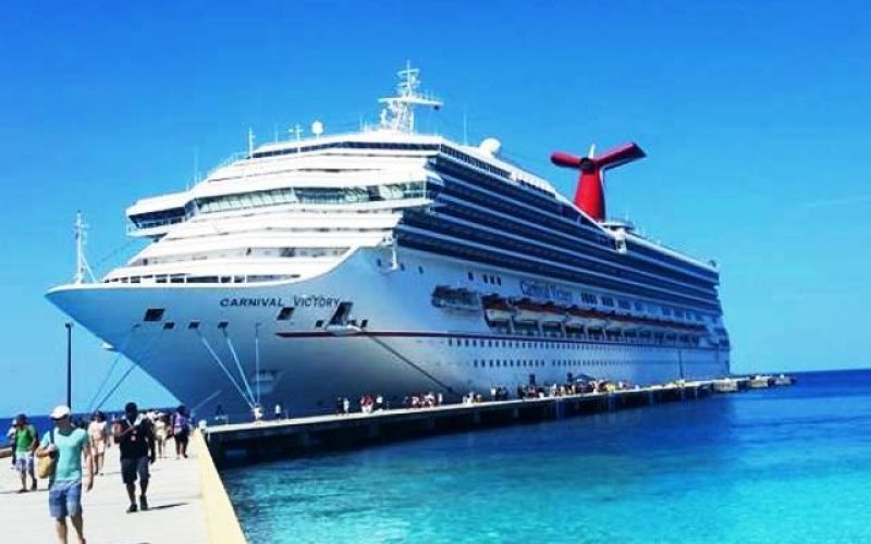 Dos cruceros llegan con mas de 13 mil personas a Maimón Puerto Plata