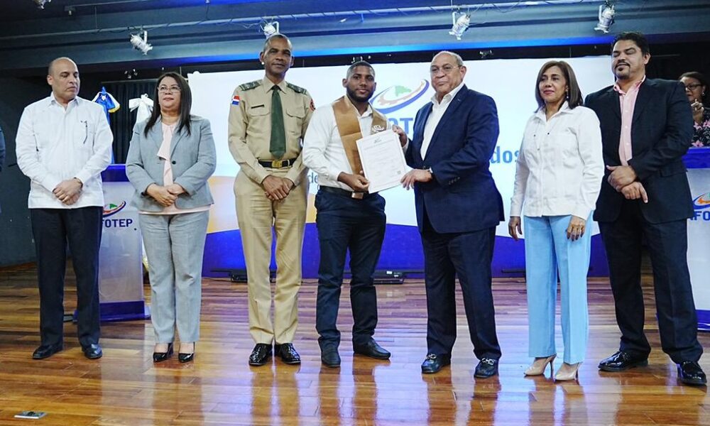 INFOTEP entrega certificados a más de 300 nuevos técnicos en electricidad, hotelería y turismo