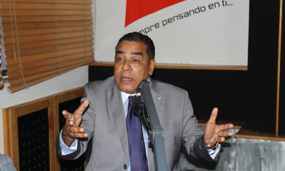 Renuncia Aridio Vázquez Reyes del PLD