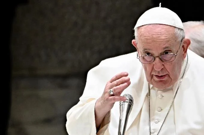 Fuerte resfriado impide al Papa leer sus discursos en las audiencias