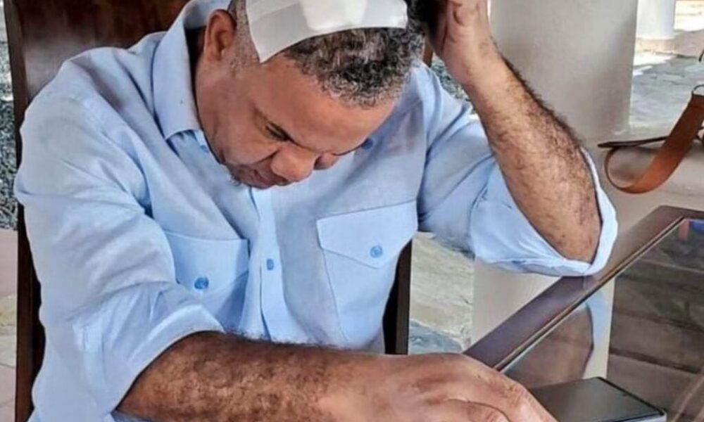 El Torito sufre golpe en la cabeza cuando intentaba subir al vehículo de Abinader