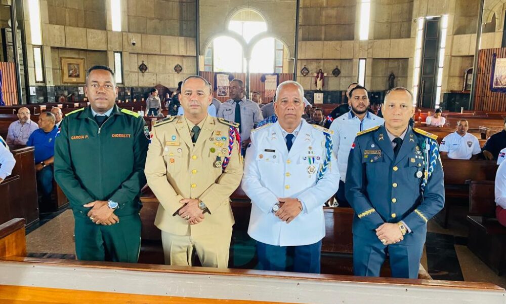 Policía Nacional en La Vega celebra misa en conmemoración del 87 aniversario de la institución