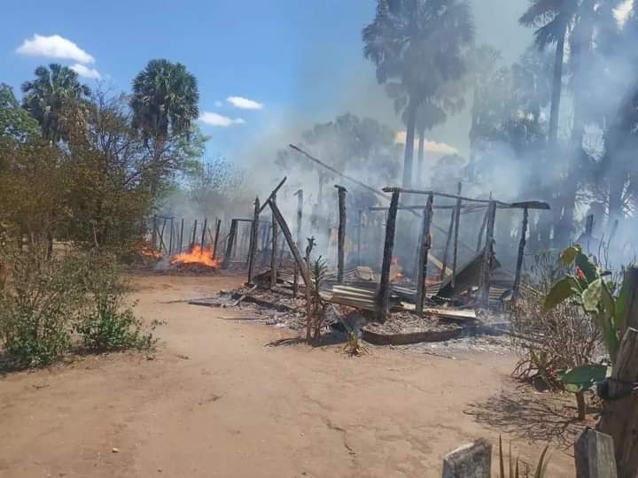 Capturado y enviado a la justicia hombre intentó matar a su abuela de 80 años; le quema la casa, un rancho y una cocina
