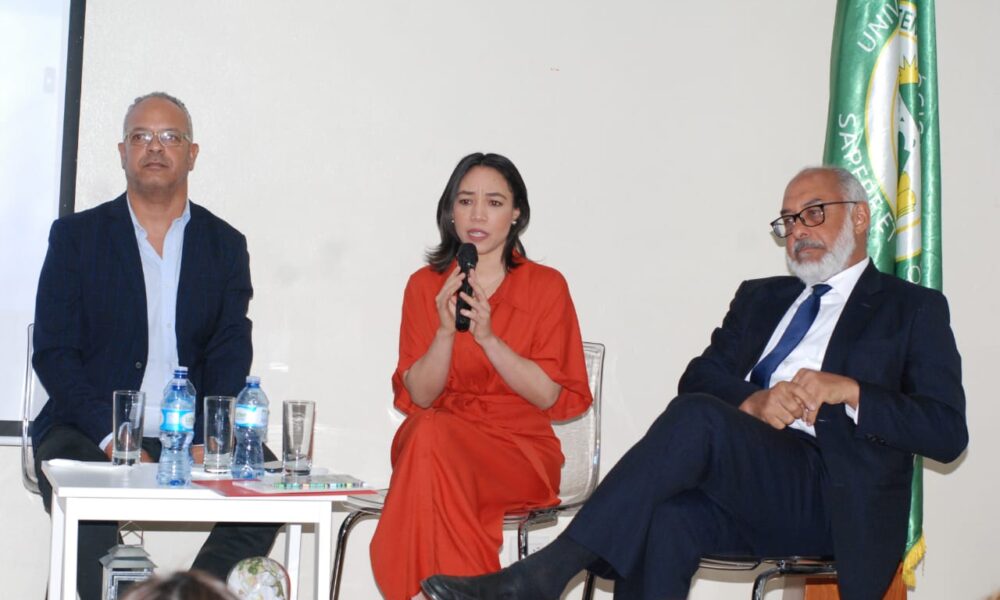 UTESA realiza conferencia «Desafíos del Periodista de Hoy»
