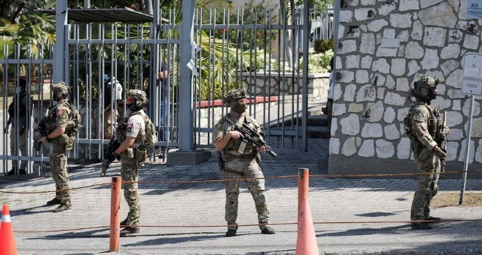 «Pánico por violencia en calles de Puerto Príncipe: Haití espera consejo de transición»